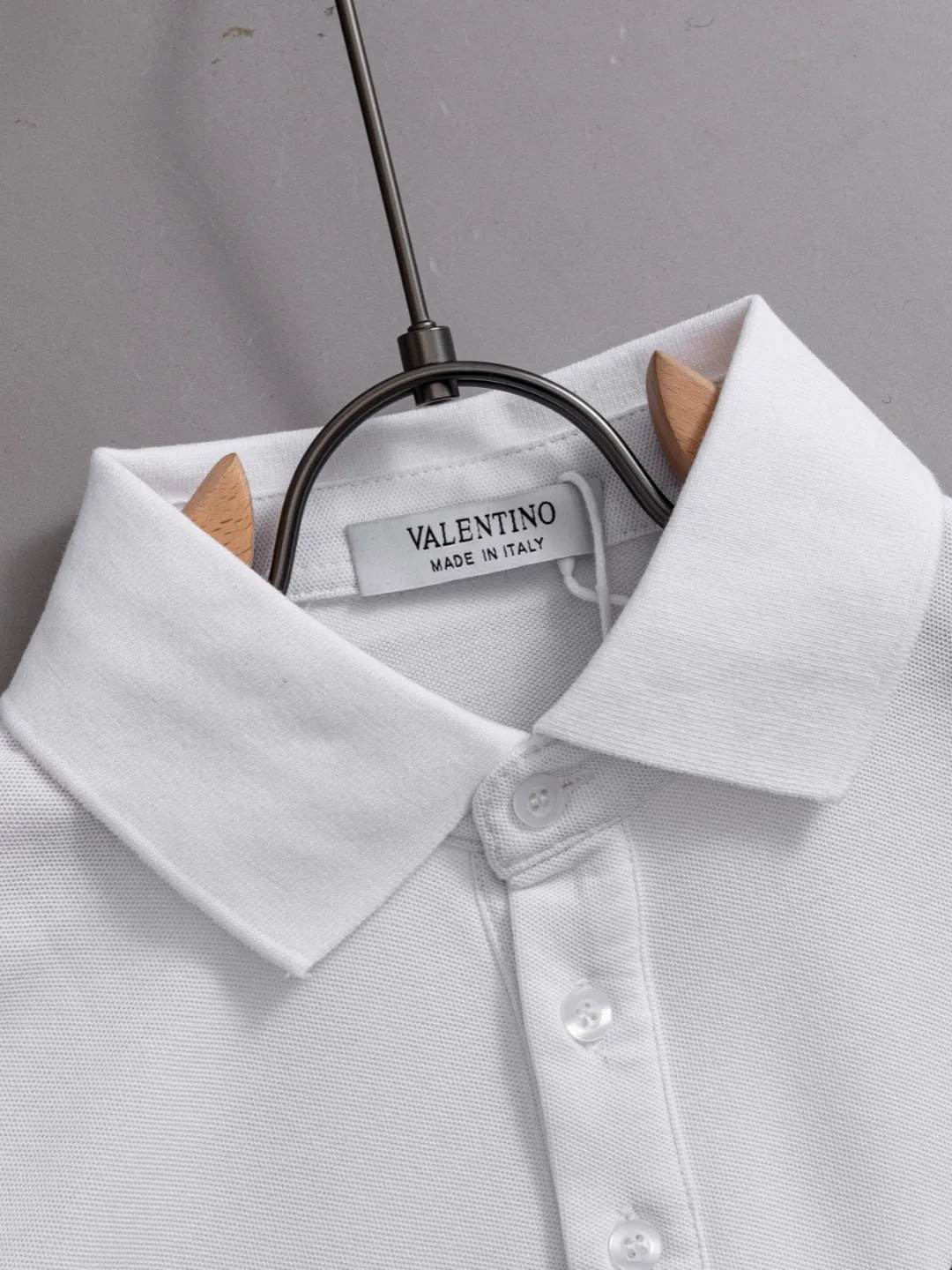 P100✨🔥 [VALENTINO] 2026FW short-sleeved lapel polo shirt Color: Black White Size: S-XXL